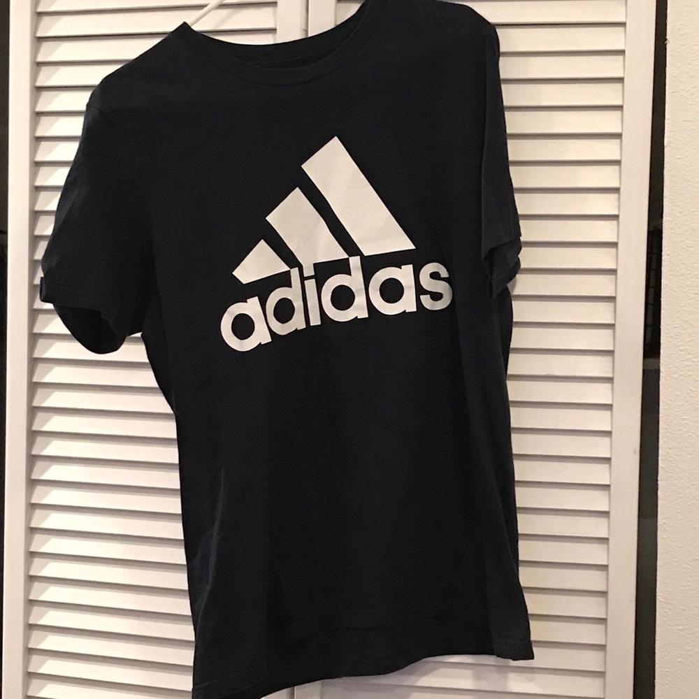 T-shirt closet